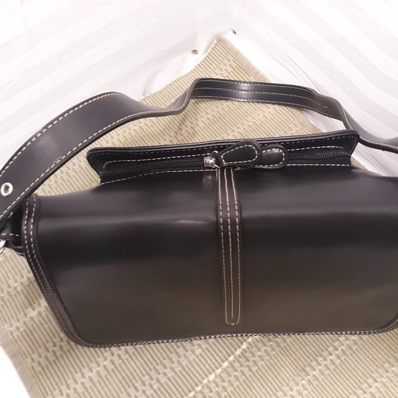 ( Listing # 110) Liz Claiborne Purse, Like New - Picture 5 of 11